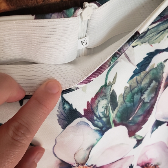 Watercolor Magnolia Pencil Skirt -2XL - Picture 4 of 6